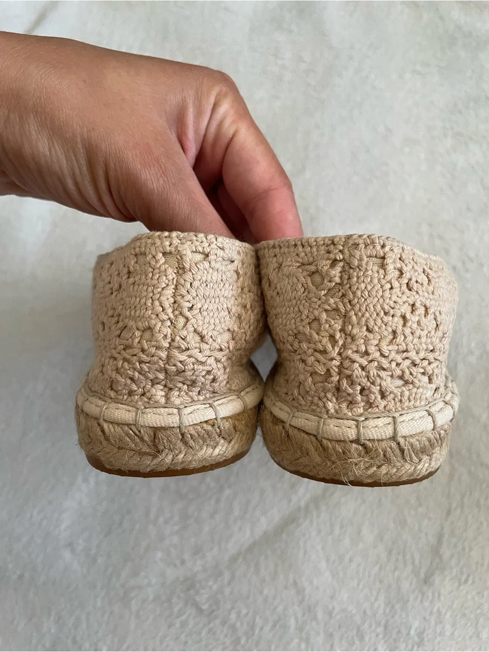 American Eagle Outfitters Women's size 6 Cream Crochet Slip-On Flats